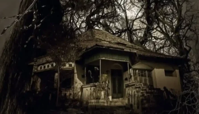 Rumah Tanpa Pintu Itu Masih Berdiri di Gunung Sari… Tapi Siapa yang Tinggal di Dalamnya?